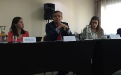 Panel participantes coloquio sobre habilidades siglo XXI,
