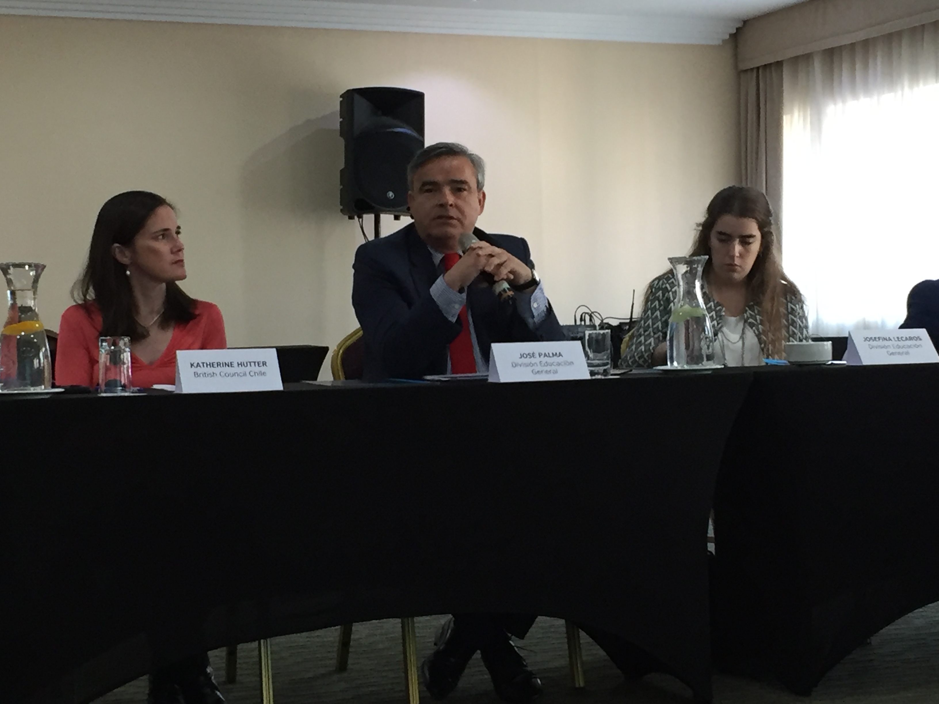 Panel participantes coloquio sobre habilidades siglo XXI,